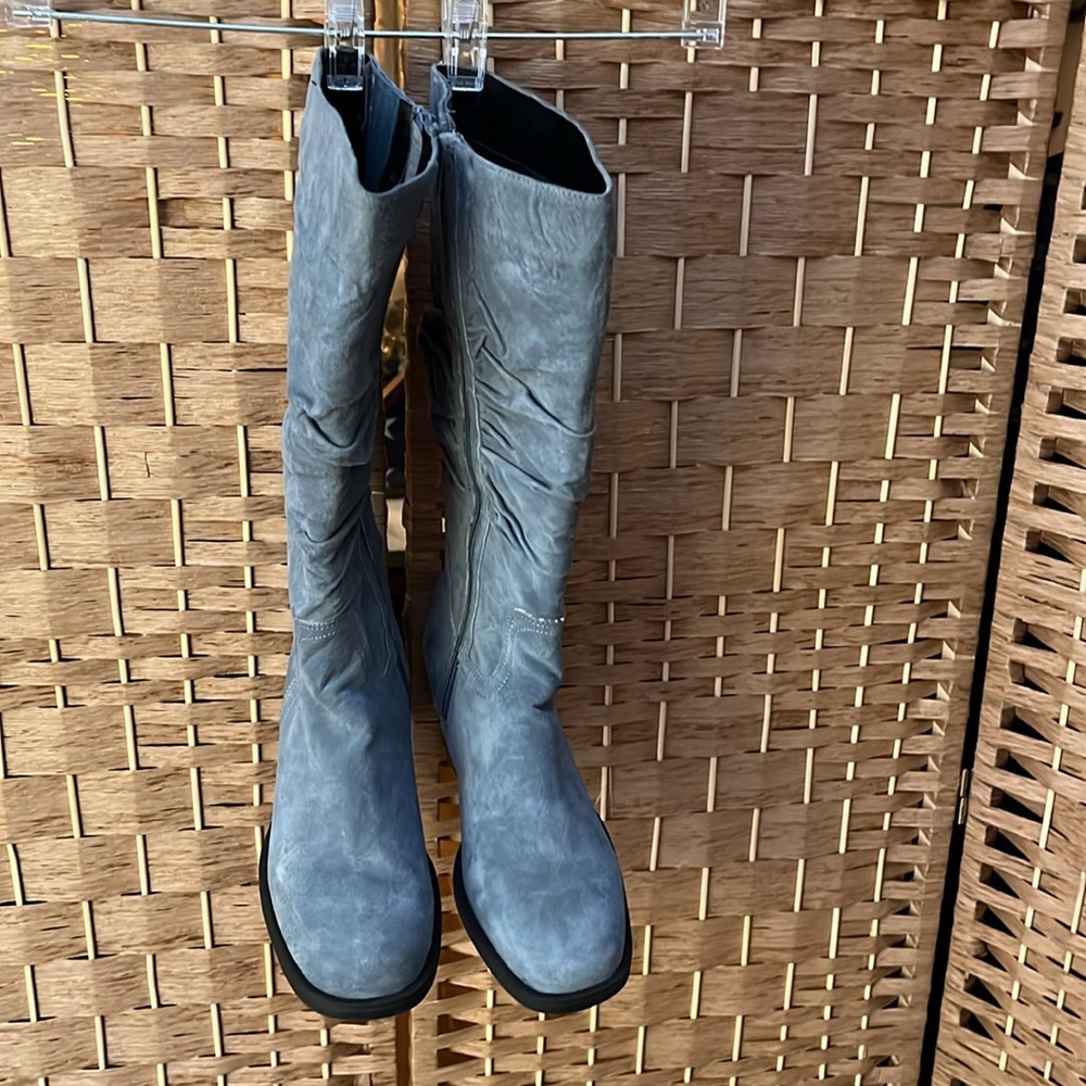 Vintage Women’s Mid Calf Side Zip Solid Slouchy Suede Boots